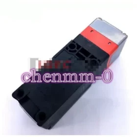 1PCS NEW IDEC Safety switch HS5D-02ZRNM HS5D-02RN 11RN 03ZRN #YT