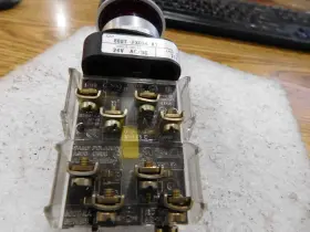 800T-FXQ24 ALLEN BRADLEY Cat Push Switch #3