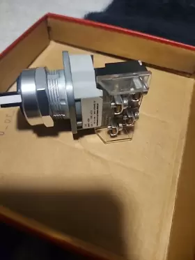 800T-H2A2 ALLEN BRADLEY Position Selector Switch