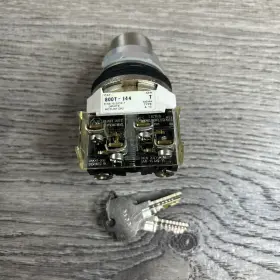 800T-J44 ALLEN-BRADLEY Selector Key Switch