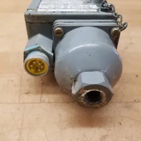 836T-T251J ALLEN BRADLEY Pressure Control #3