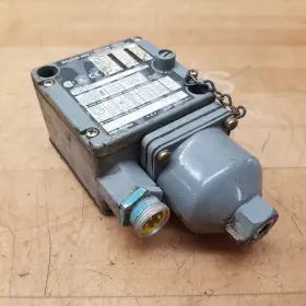 836T-T251J ALLEN BRADLEY Pressure Control