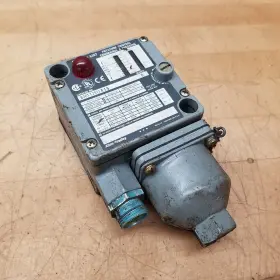 836T-T251JX15 ALLEN BRADLEY Pressure Control