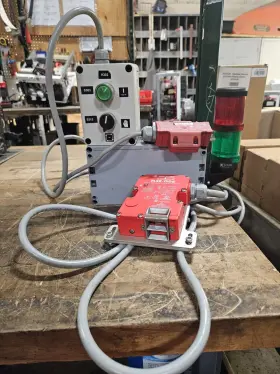 EA7-S6M-R ALLEN-BRADLEY Guardmaster Safety Interlock Switch