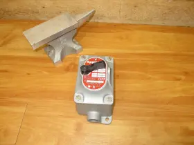 EDSC150-F1 APPLETON Explosion Tumbler Switch