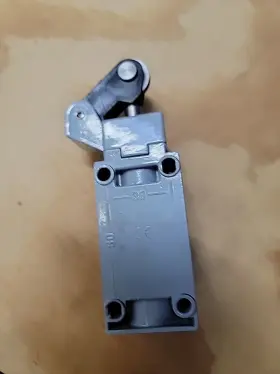 ABM2E32Z11 AUTOMATIONDIRECT Automation Limit Switch #3