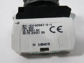L21KA03-1E10 BACO Maintained Selector Switch #3