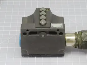 BNS-819-B04-012-61-12-10 BALLUFF Mechanical Position Limit #3