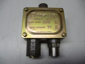 9048-3 BARKSDALE Pressure Switch