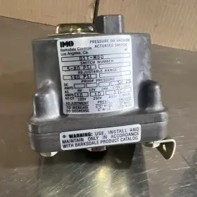 D1T-M80 BARKSDALE Pressure Switch Nos Box