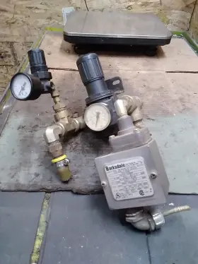 E1H-H250-T BARKSDALE Pressure Switch Regulator