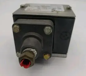 E1H-R90 BARKSDALE Pressure Actuated Switch #3