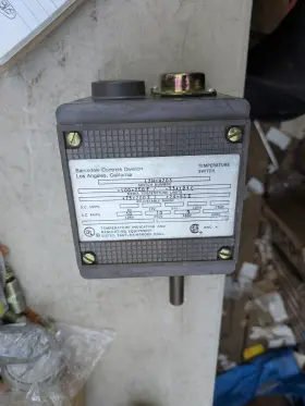 L2H-H203 BARKSDALE Mount Temperature Switch Dual Sensor