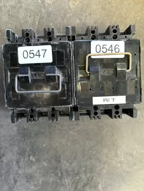 PT323 BOLTSWITCH Pullout Switch Poles Vac