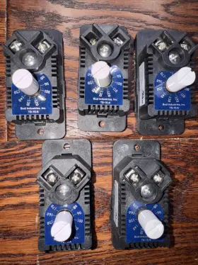 TS-15-A BUD INDUSTRIES Stat Temperature Control
