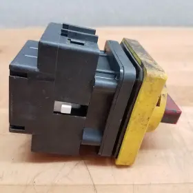 DDS330 C3 CONTROLS Door Disconnect Switch Pole Fusible #3