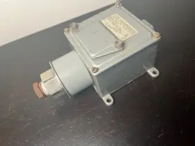 604GZ11-7011 CCS Control Sensors Pressure Switch #3