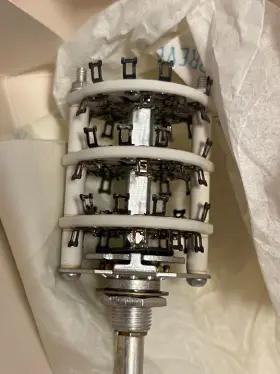 PA-1027 CENTRALAB Box