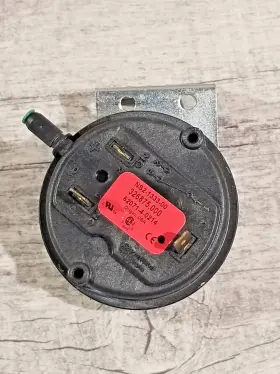 NS2-1333-00 CLEVELAND CONTROLS Exhaust Air Switch Smith