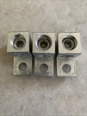 LA300-R CMC Mechanical Lug Panel