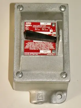 EFS-1129 CROUSE-HINDS Snap Switch Hazardous Nos