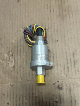 611GM8005 CUSTOM CONTROL SENSORS Ccs Box