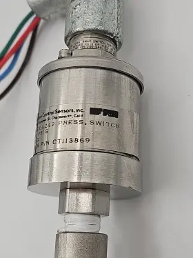 611GZE4240 CUSTOM CONTROL SENSORS Box #2