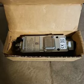 6900GZ12-7077 CUSTOM CONTROL SENSORS Pressure Switch Decre