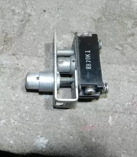 8870K1 CUTLER HAMMER Switch Amp Push