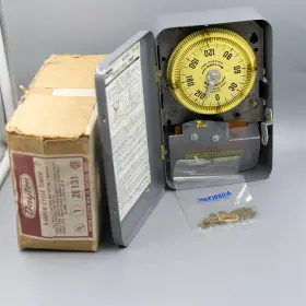 2E131 DAYTON Cycle Timer