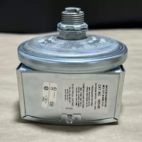 1823-00 DWYER Pressure Switch #3