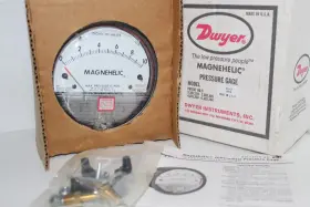 2010-LT DWYER Box Magnehelic Differential Pressure Gage #2