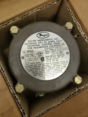 S69184401 DWYER Explosion Differential Pressure Switch #2
