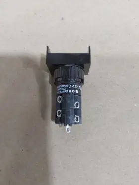 51-122.052 EAO Switch Actuator Selector Mom