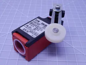 E49S71UP7 EATON CUTLER HAMMER Limit Switch #2