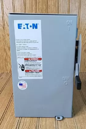DG221URB EATON Fusible Safety Switch