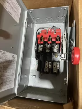 DH261NGK EATON Fusible Safety Switch Disconnect Nos Amp #2