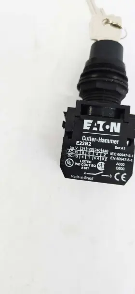 M22-K10 EATON Cutler Hammer Contact Blocks Key Selector #2