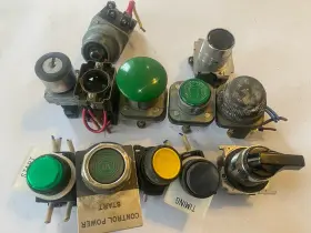 M22S-WK3 EATON Ndustrial Push Position Turn Knob Switches
