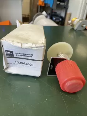 122561600 ENCLOSURES CONTROLS Egs Vac Push Start Amp Ep