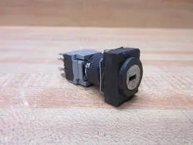 AH165-JK3C FUJI Keyed Selector Switch