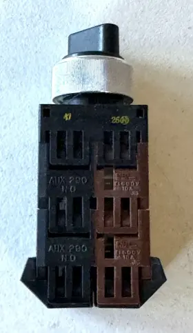 AH22-P2 FUJI Electric Command Switch #2