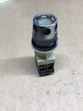 AH30-L2 FUJI ELECTRIC Momentary Push