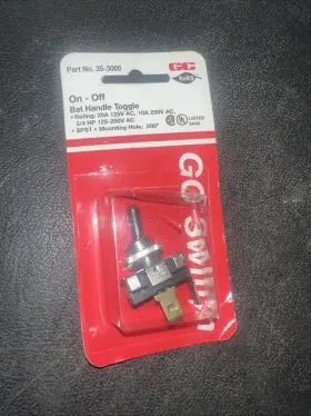 35-3005 GC ELECTRONICS Spdt Paddle Handle Toggle Switch