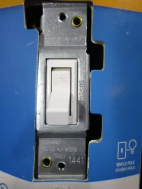 54161 GE Single Pole Grounding Toggle Light Switch Vac #3