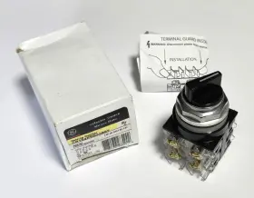 CR104PSG33B92 GE Selector Switch Maintained