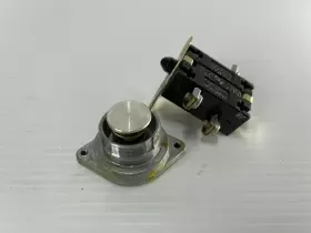 CR2940WA202AR GE General Electric Pushbutton Box Shelf Wear #3