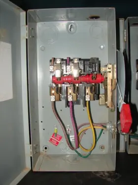 NP1578000B GE Disconnect Safety Switch Amp #2