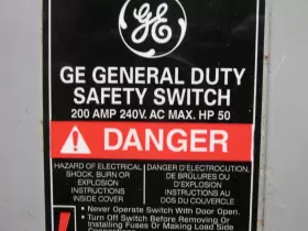 TG4324 GE Safety Switch Vac Fusible Amp #2