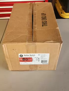 TH4322R GE Pole Safety Disconnect Switch Extras #2